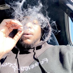 Meet your Posher, Zay